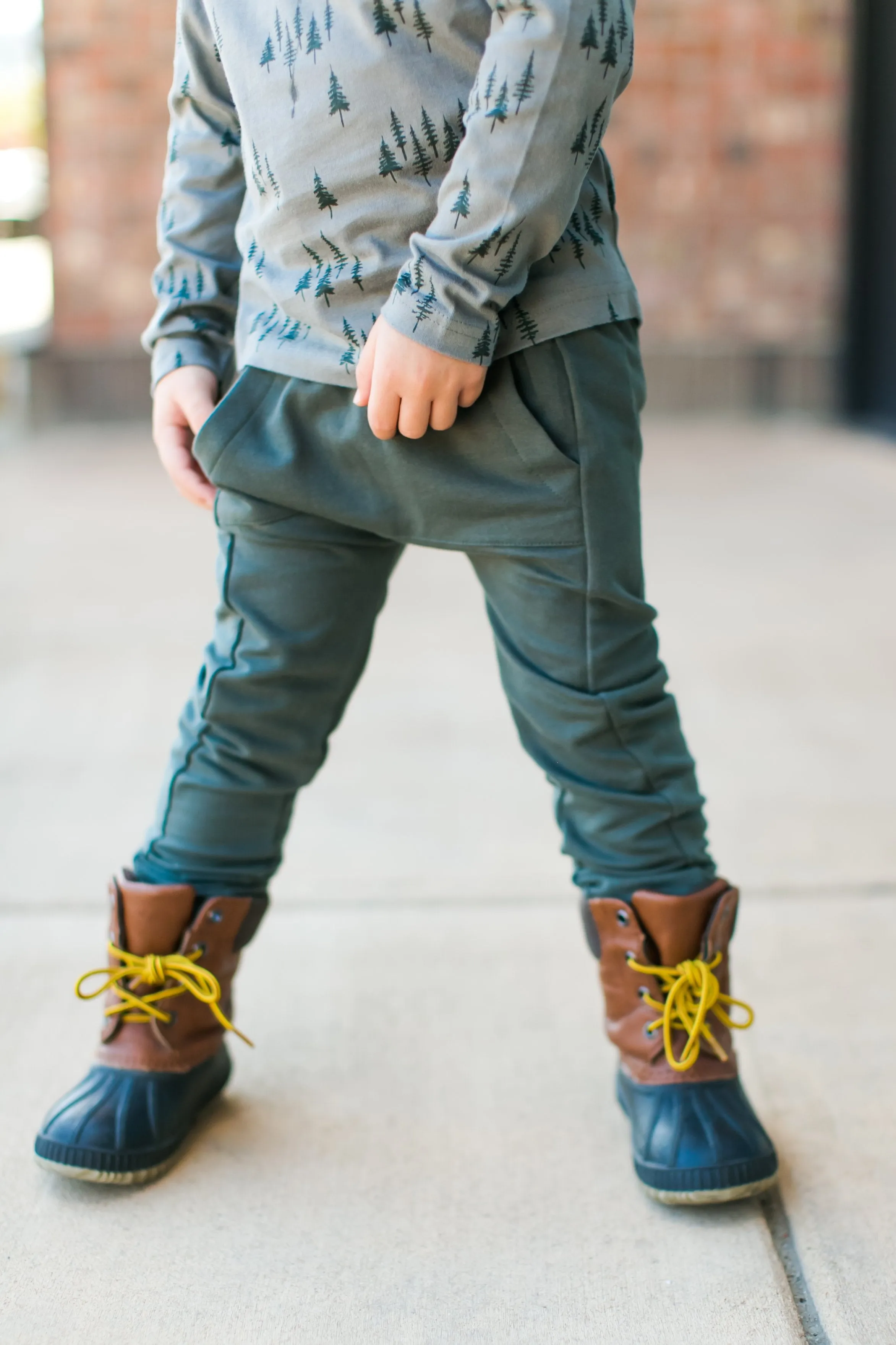 City Mouse - Slim Kangaroo Pocket Joggers in Spruce