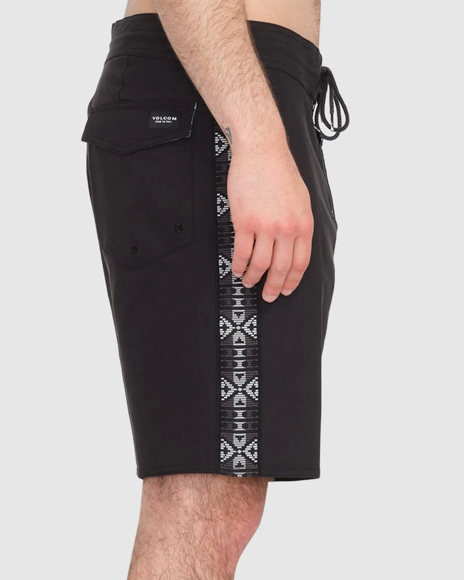 MENS V ENT HOCKEY DAD STONEY 19 BOARDSHORTS